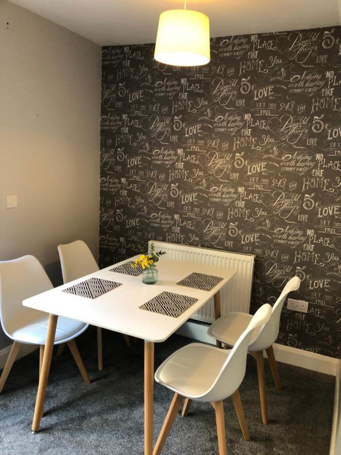 Hill House - 5 Mins Merry Hill - Perfect For Contractors & Families Brierley Hill Eksteriør bilde